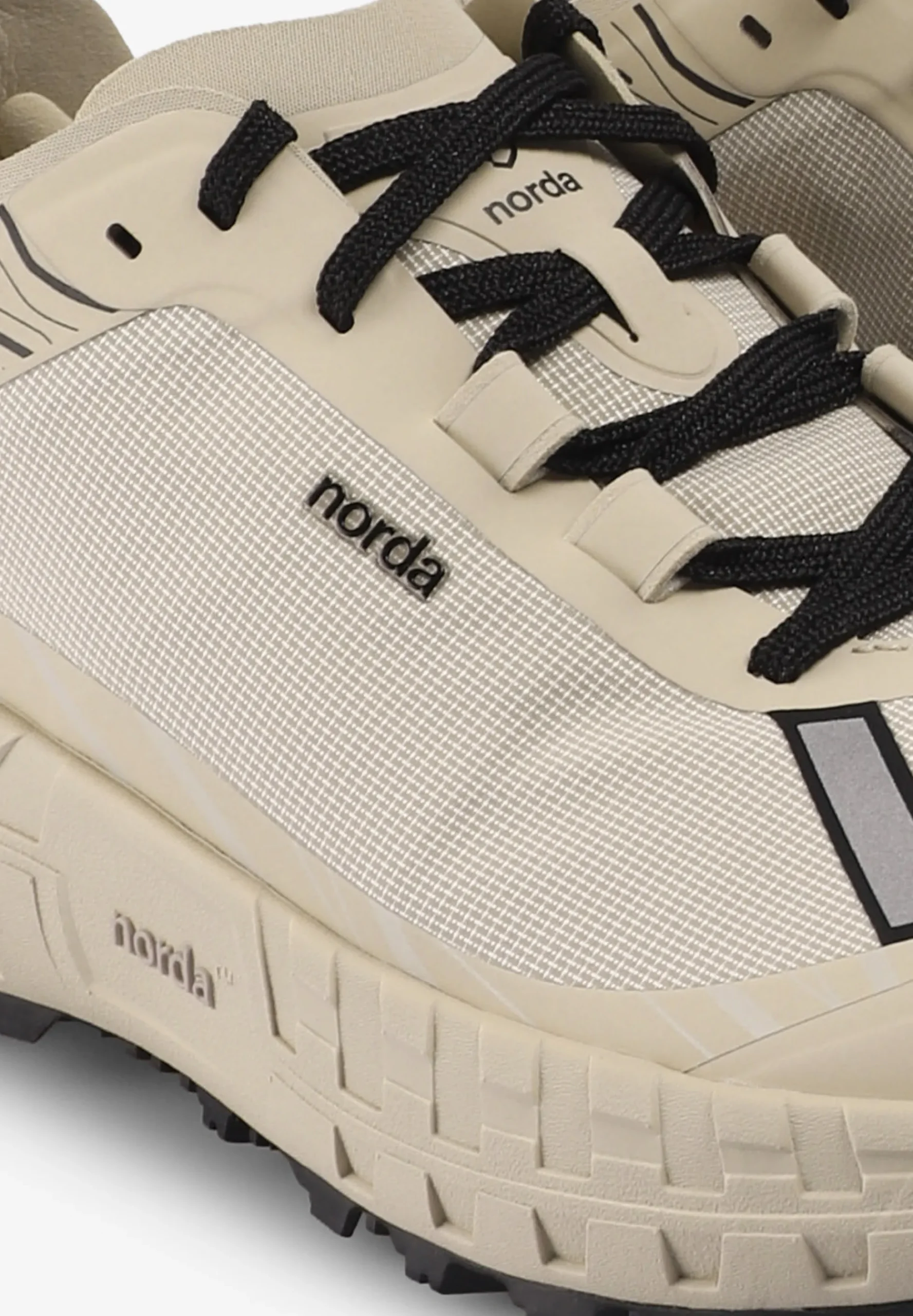 NORDA | SNEAKERS 001A