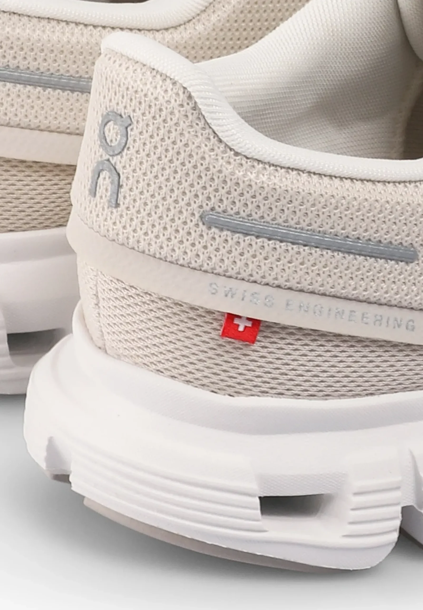 ON | SNEAKERS CLOUD 6 MUJER