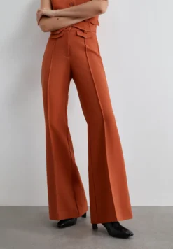 PANTALÓN BOOTCUT PINZAS