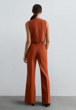 PANTALÓN BOOTCUT PINZAS