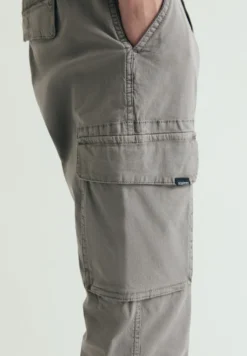 PANTALÓN CARGO