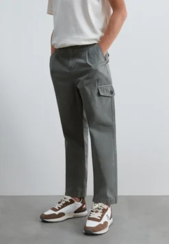 PANTALÓN CARGO RELAXED FIT