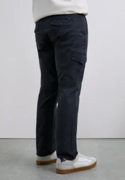 PANTALÓN CARGO SLIM FIT