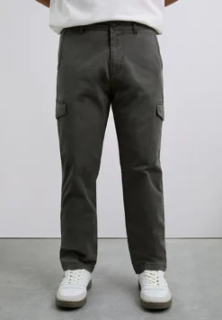 PANTALÓN CARGO SLIM FIT
