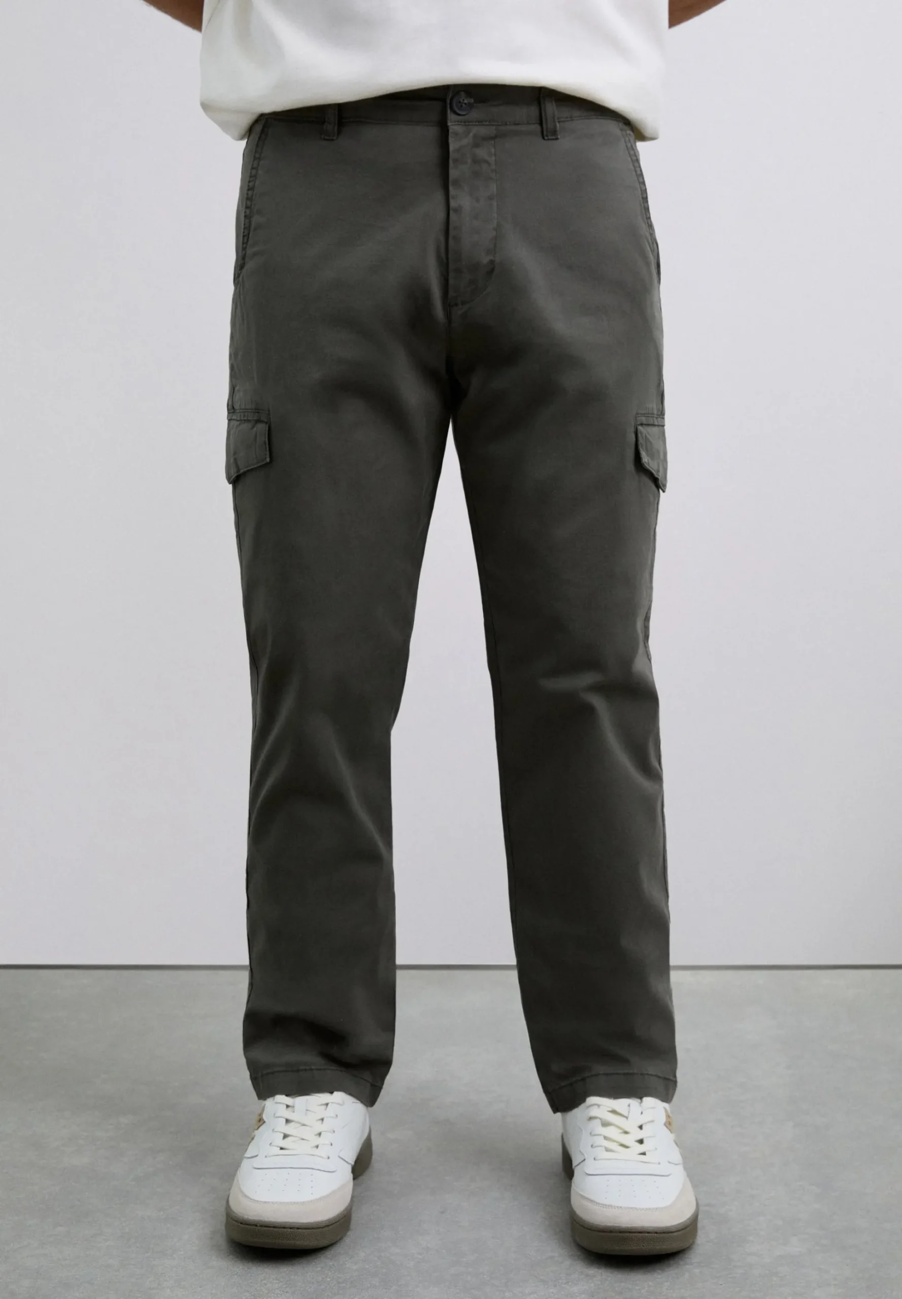 PANTALÓN CARGO SLIM FIT