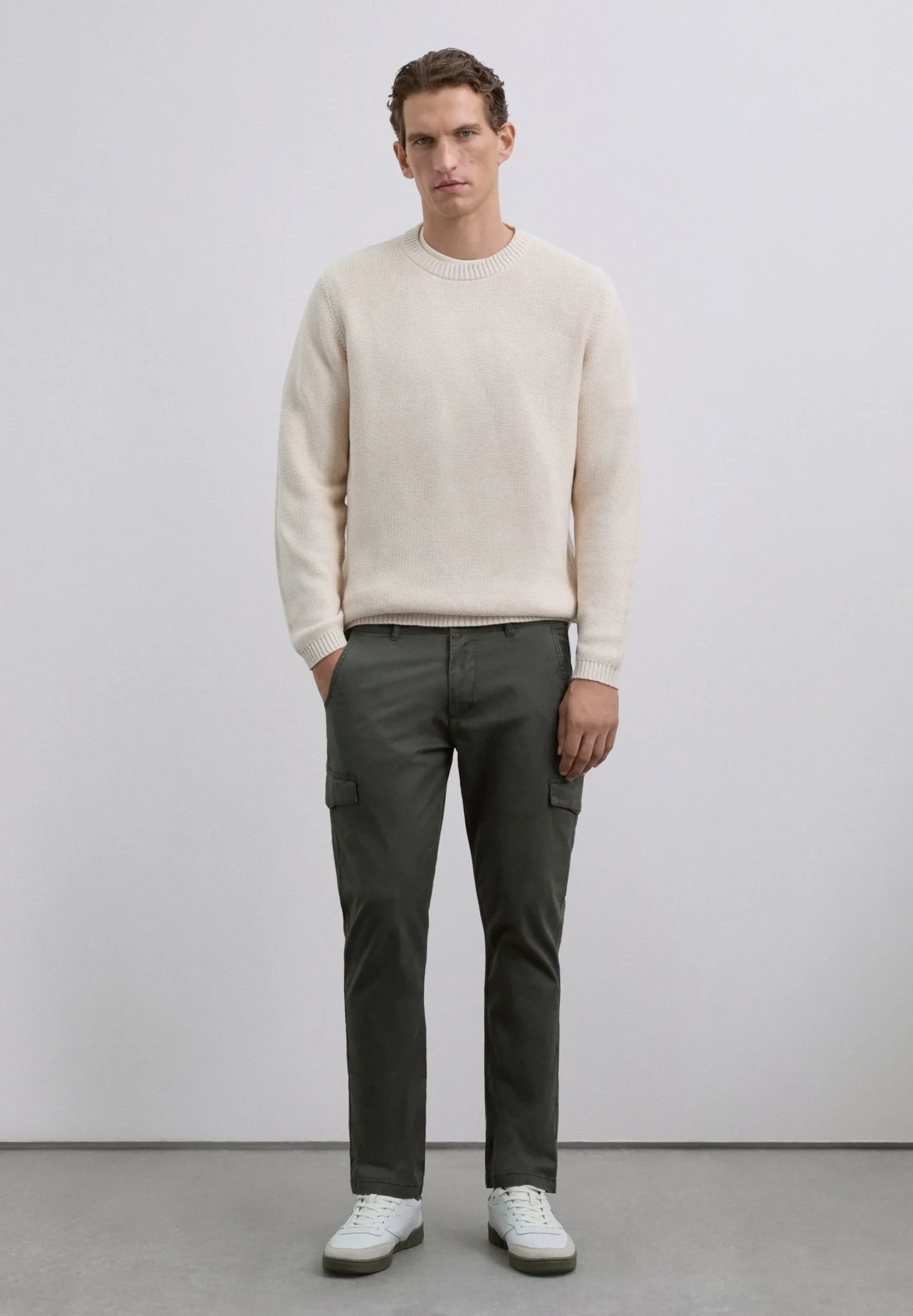 PANTALÓN CARGO SLIM FIT