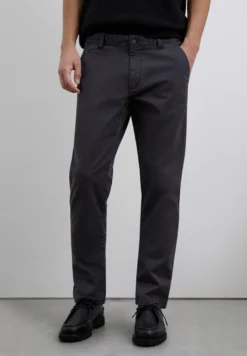 PANTALÓN CHINO CASUAL