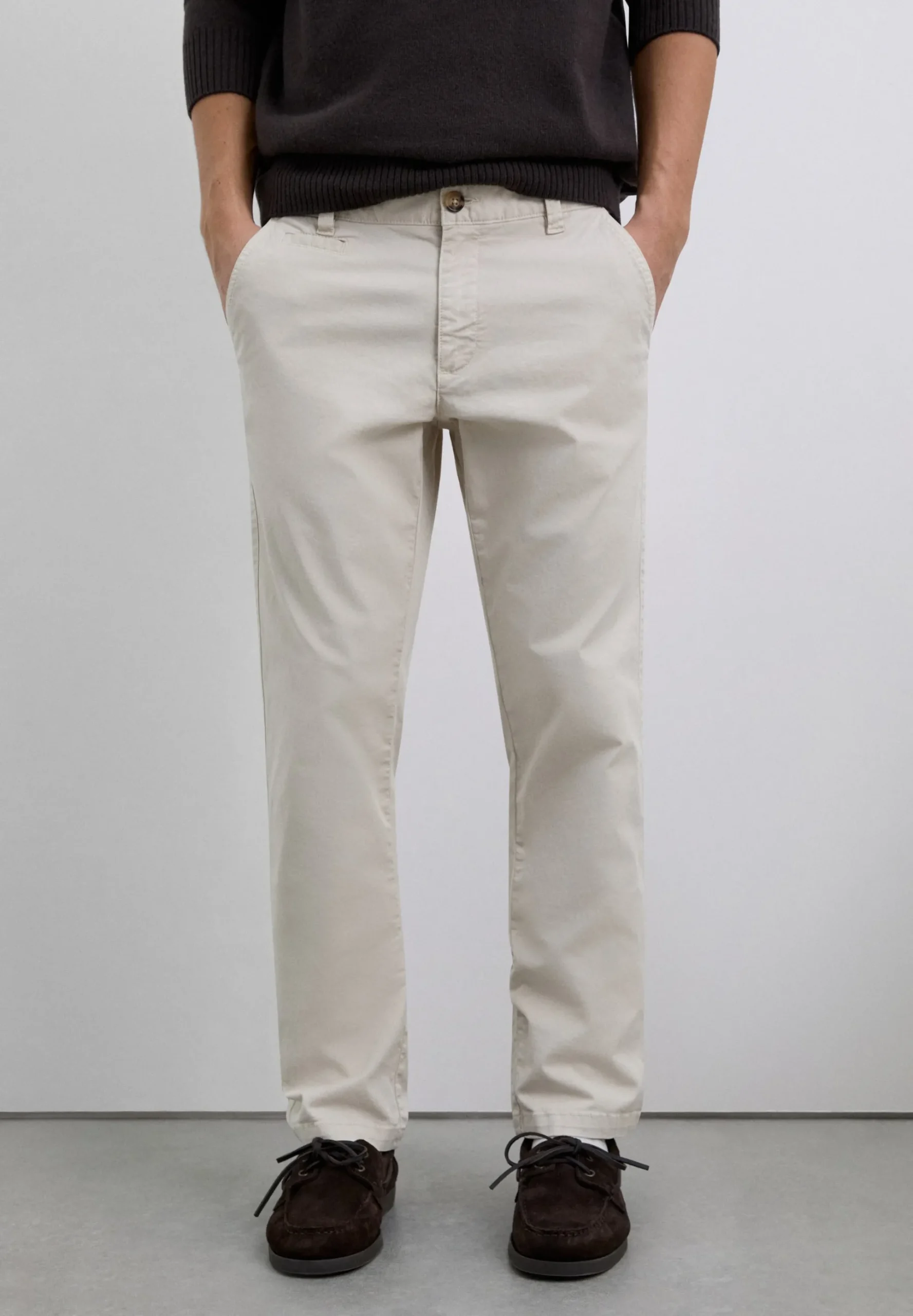 PANTALÓN CHINO CASUAL