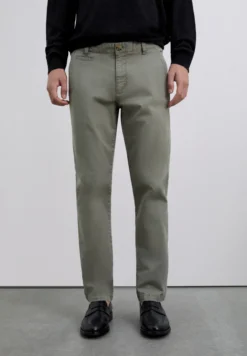 PANTALÓN CHINO CASUAL