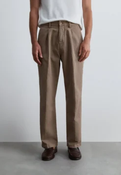PANTALÓN CHINO LOOSE FIT