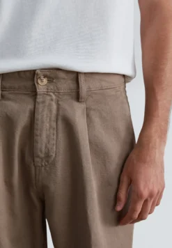PANTALÓN CHINO LOOSE FIT