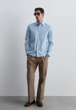 PANTALÓN CHINO LOOSE FIT