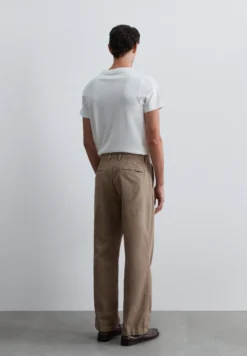 PANTALÓN CHINO LOOSE FIT