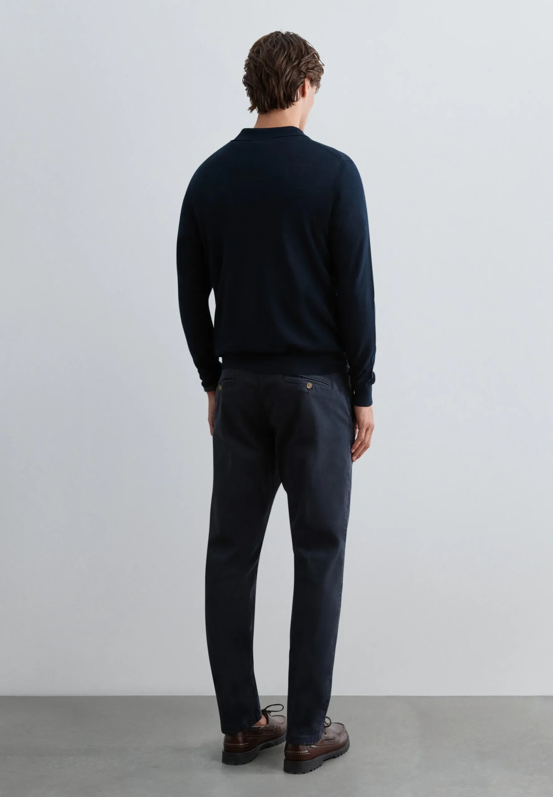 PANTALÓN CHINO PINZAS