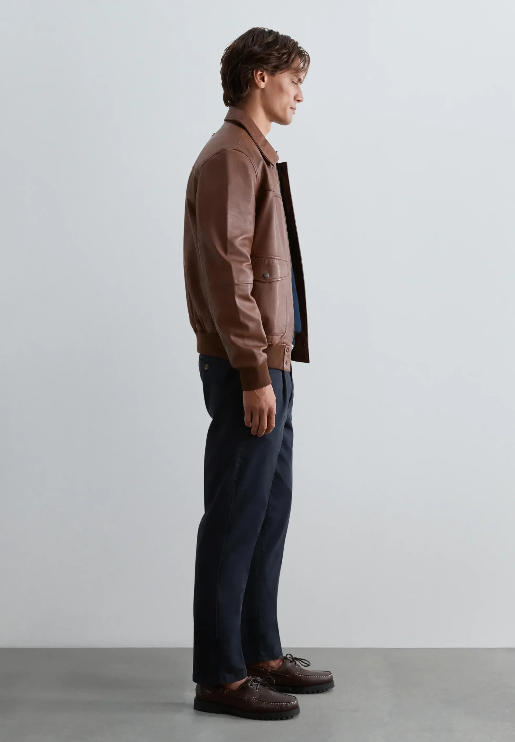 PANTALÓN CHINO PINZAS