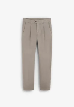 PANTALÓN CHINO PINZAS