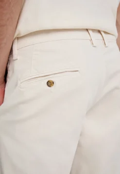 PANTALÓN CHINO PINZAS