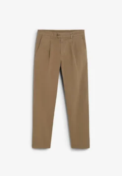 PANTALÓN CHINO PINZAS RELAXED