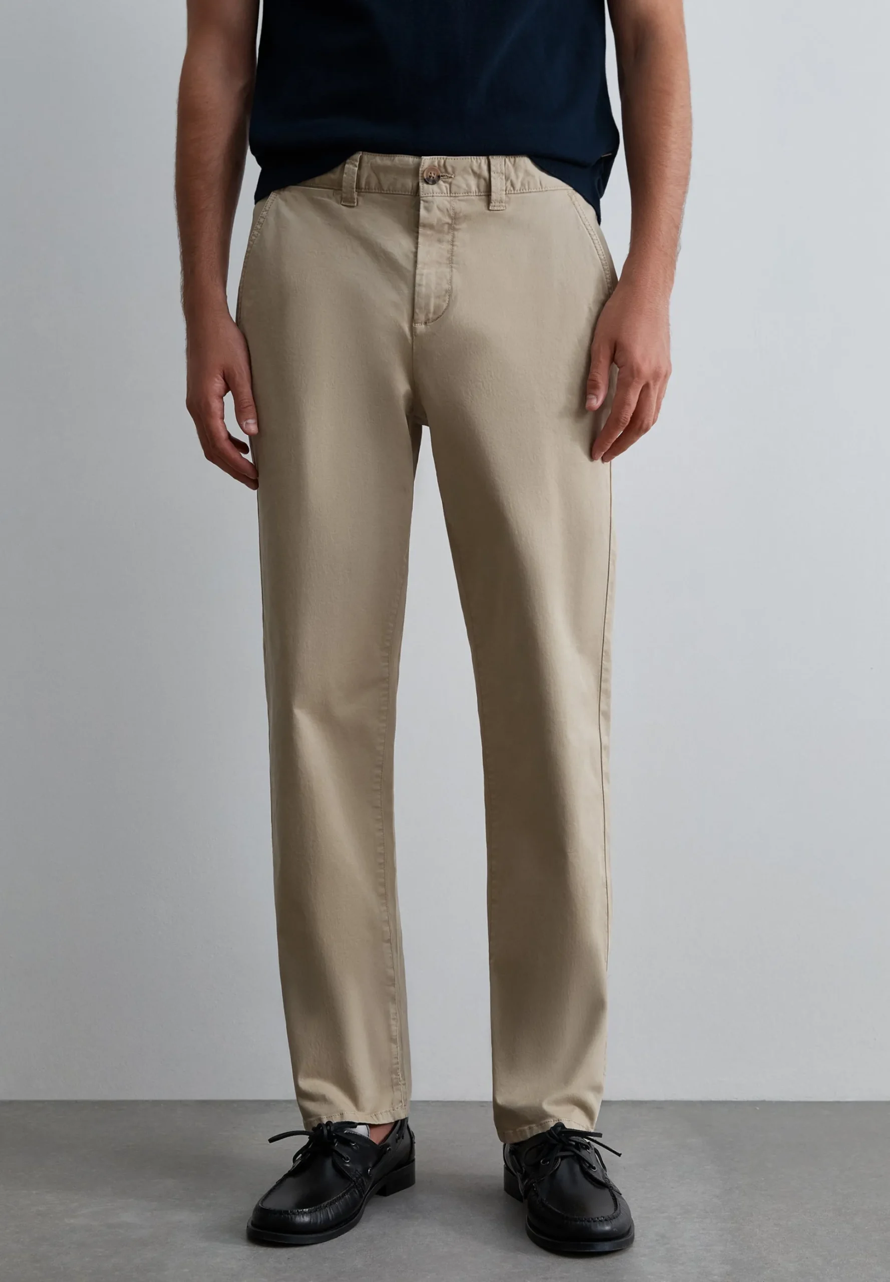 PANTALÓN CHINO REGULAR FIT