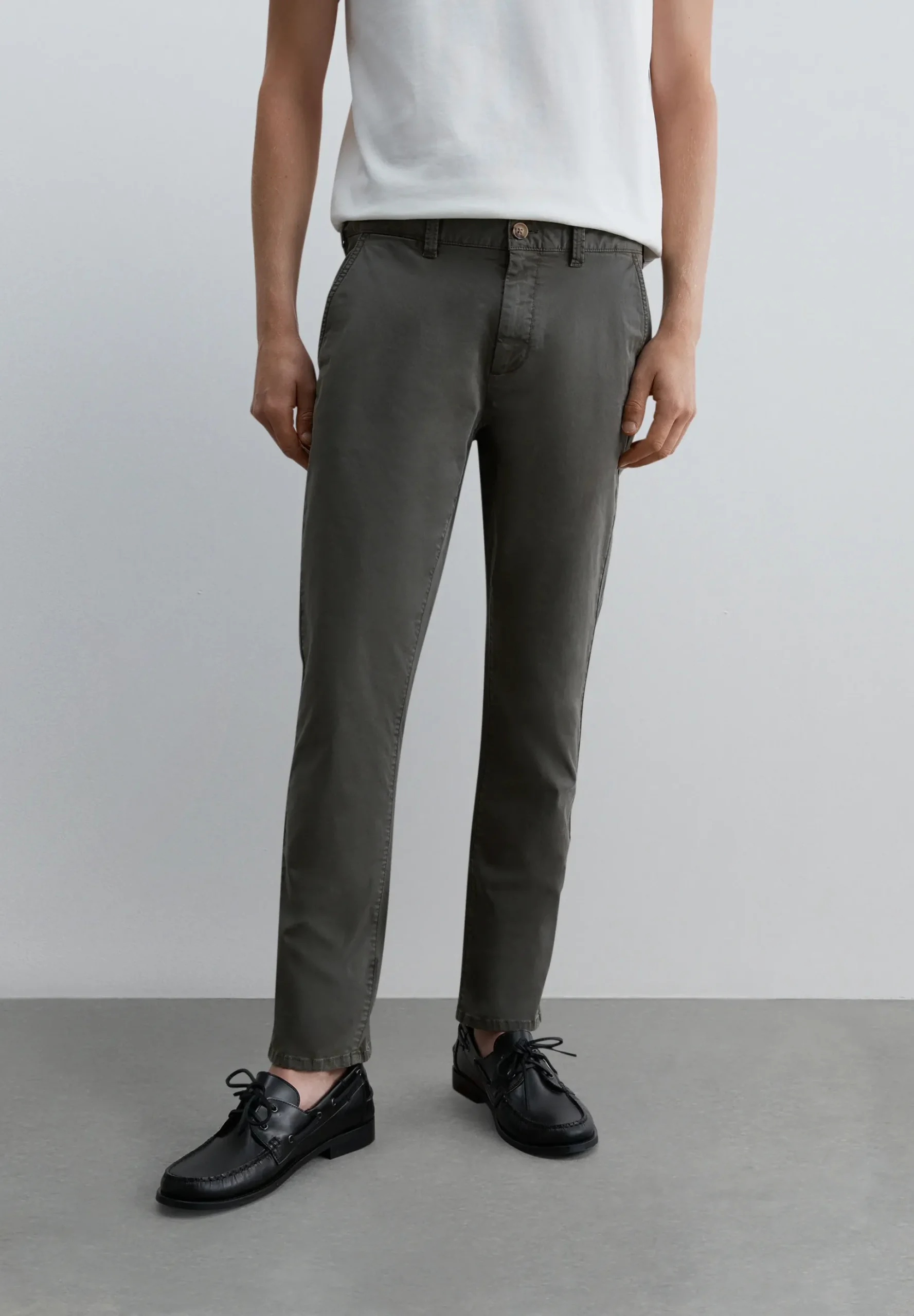PANTALÓN CHINO SLIM FIT