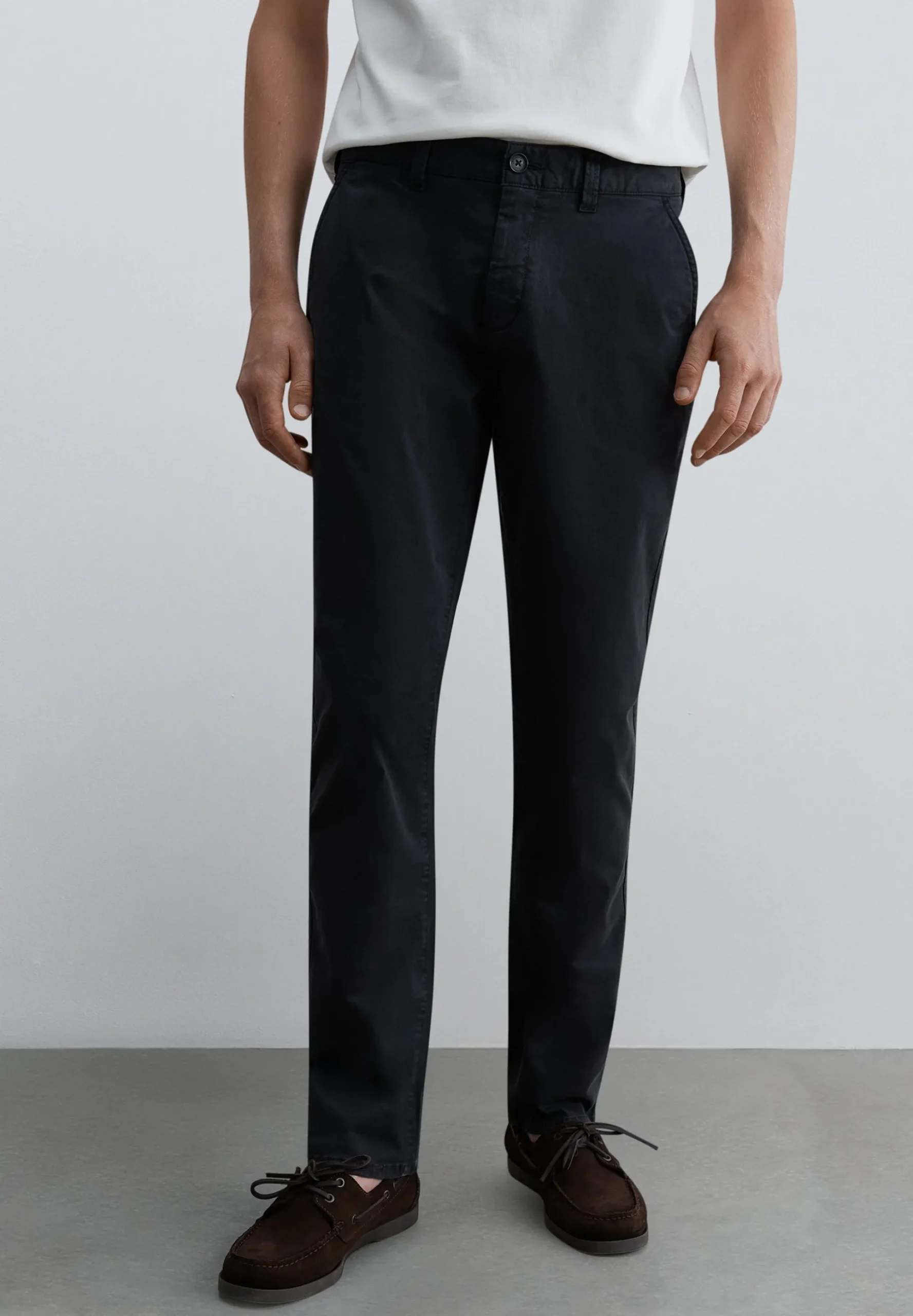 PANTALÓN CHINO SLIM FIT