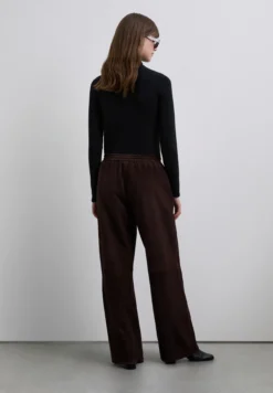 PANTALÓN DE ANTE