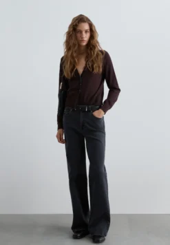 PANTALÓN DENIM TIRO MEDIO