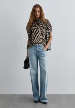 PANTALÓN DENIM TIRO MEDIO