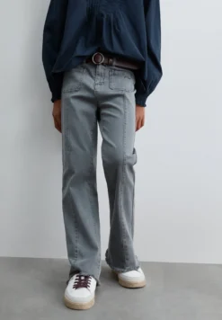 PANTALÓN FLARE COSTURAS