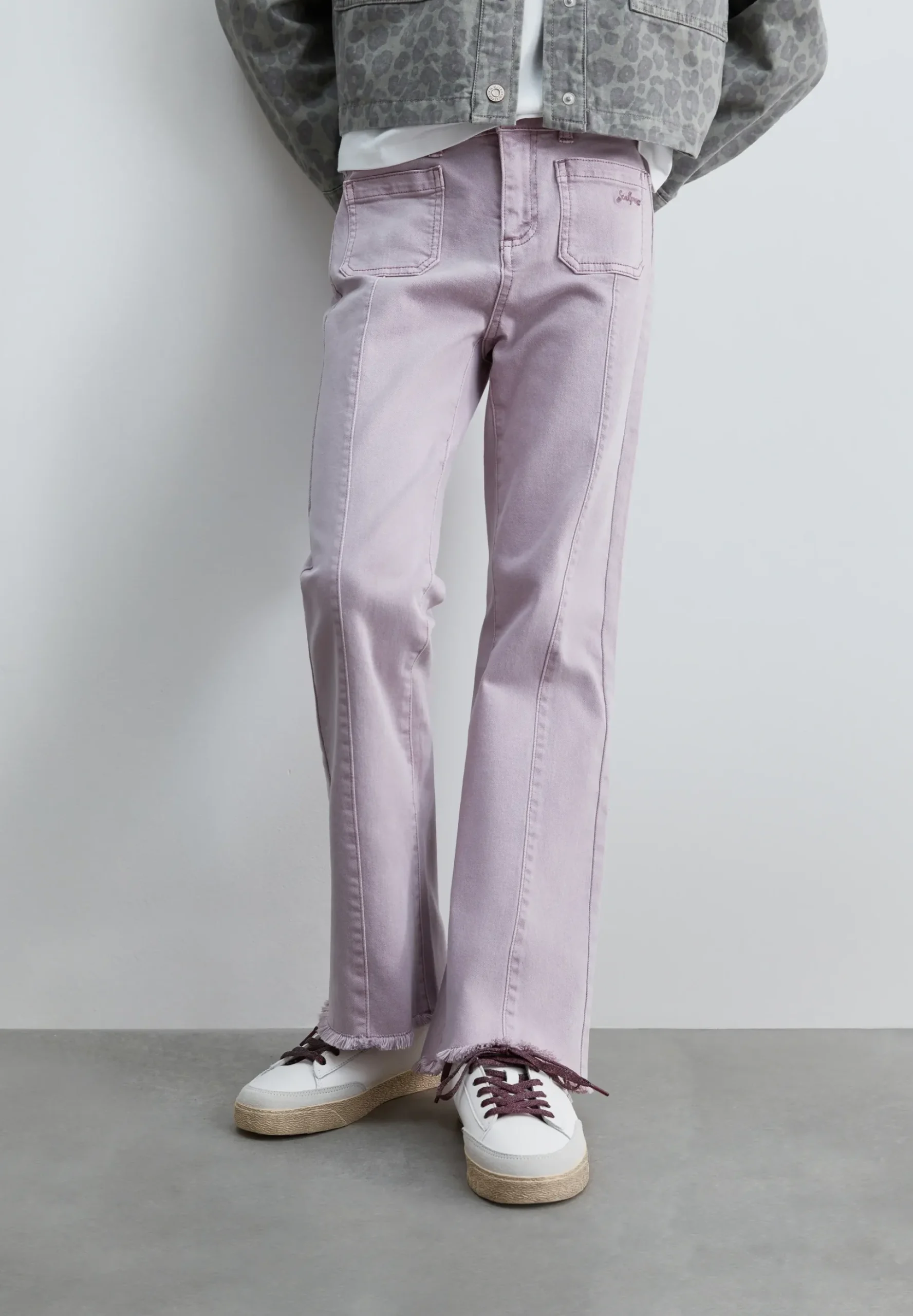 PANTALÓN FLARE COSTURAS