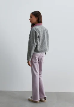 PANTALÓN FLARE COSTURAS