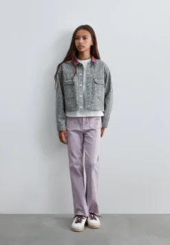 PANTALÓN FLARE COSTURAS