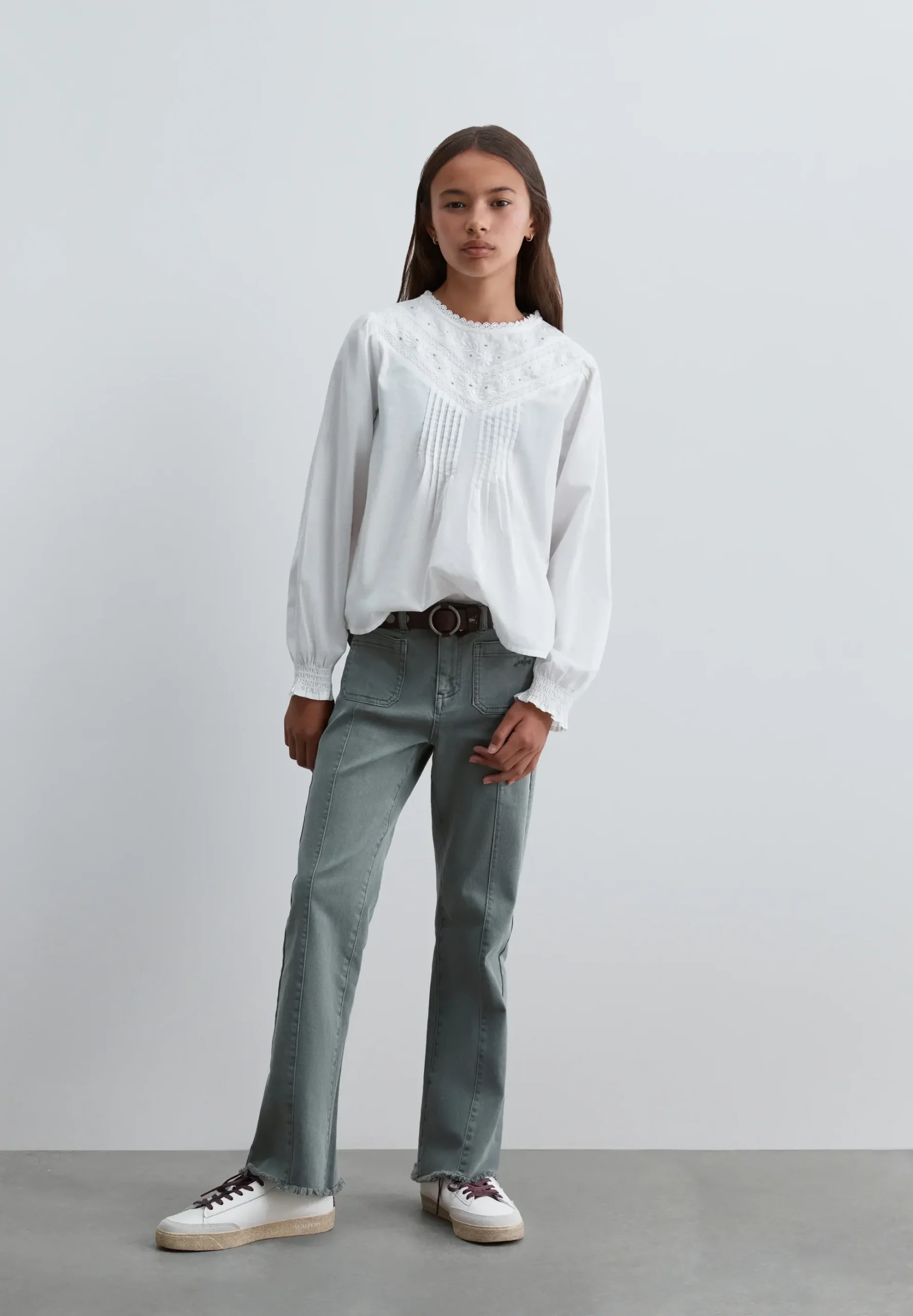 PANTALÓN FLARE COSTURAS