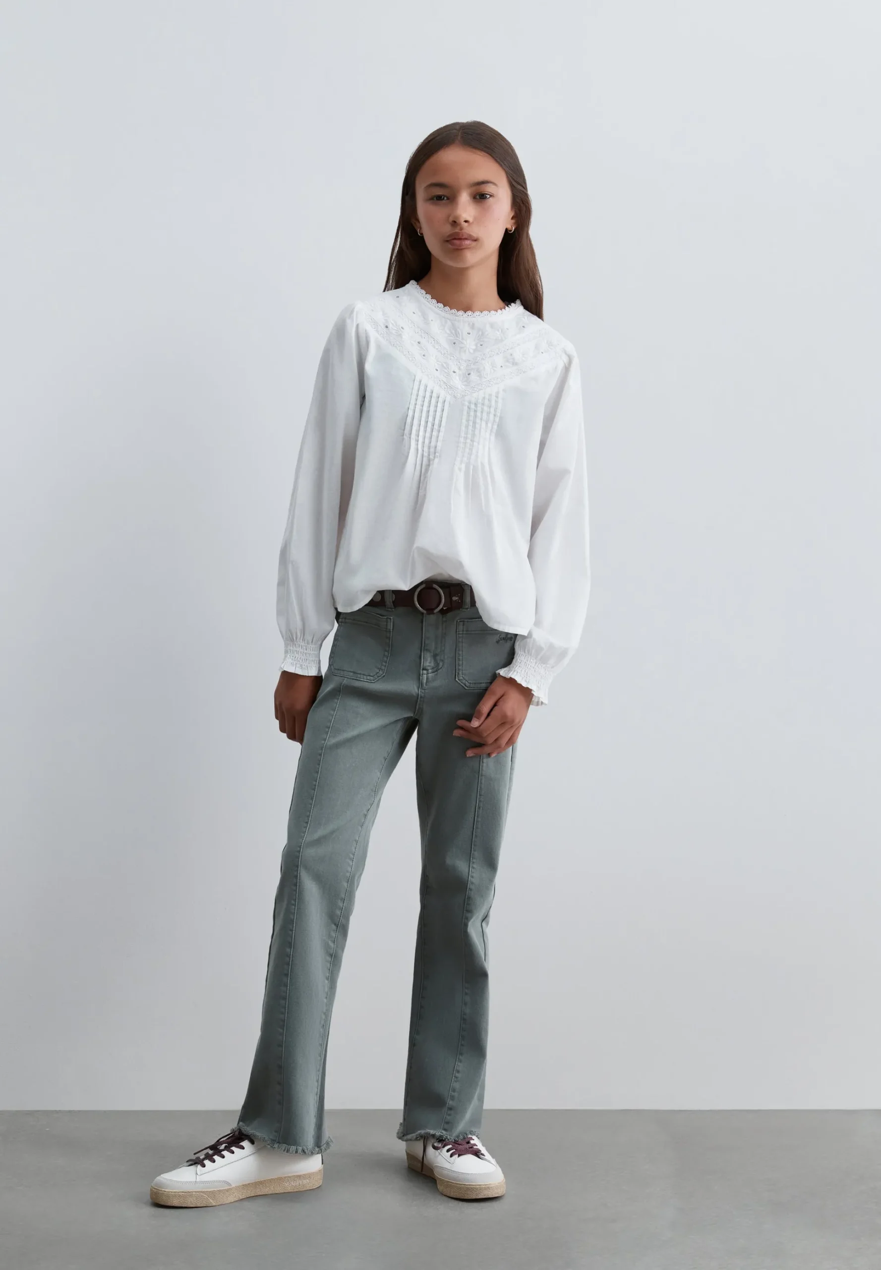 PANTALÓN FLARE COSTURAS