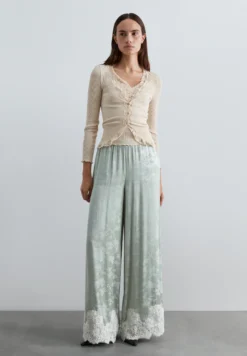 PANTALÓN JACQUARD CON ENCAJE