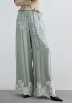 PANTALÓN JACQUARD CON ENCAJE