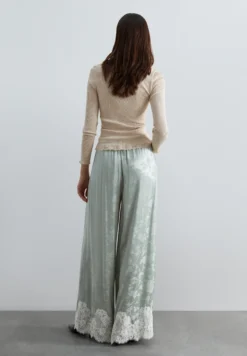 PANTALÓN JACQUARD CON ENCAJE