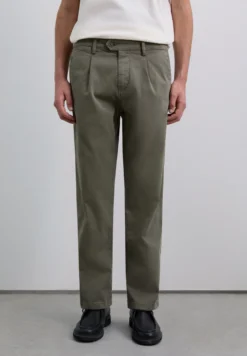 PANTALÓN PINZAS