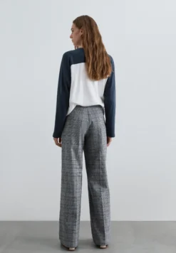 PANTALÓN RECTO CUADROS