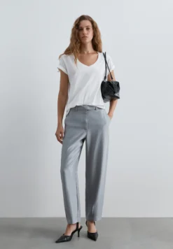 PANTALÓN RECTO DE TIRO ALTO