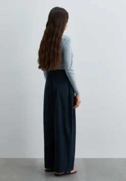 PANTALÓN TAFETA WIDE LEG