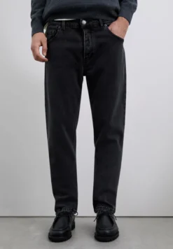 PANTALÓN VAQUERO SLIM FIT