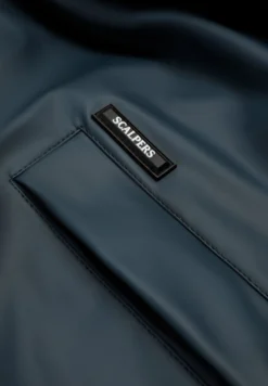 PARKA IMPERMEABLE CON CAPUCHA