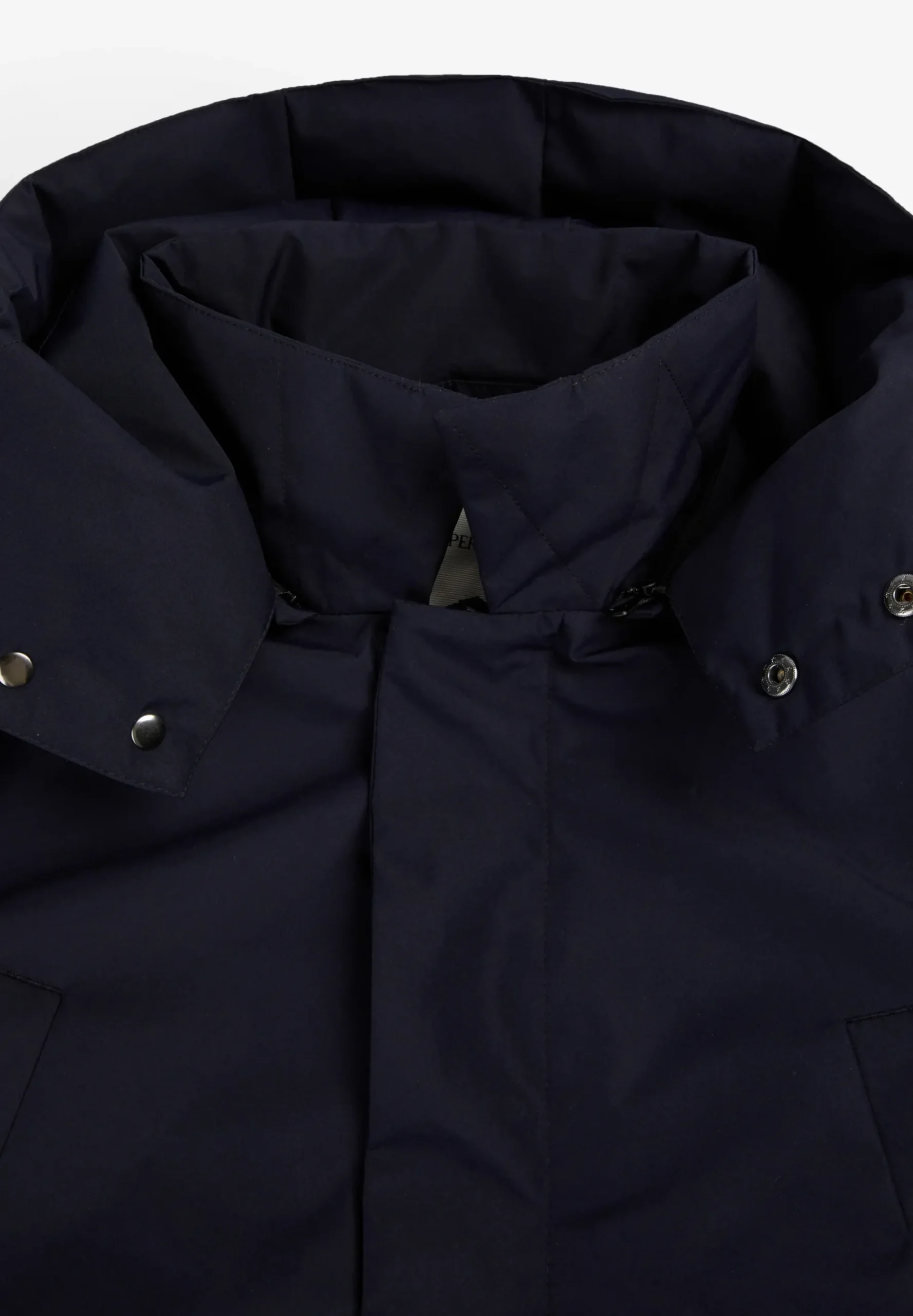 PARKA TÉCNICA CON CAPUCHA