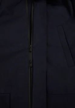 PARKA TÉCNICA CON CAPUCHA