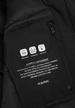 PARKA TÉCNICA CON CAPUCHA