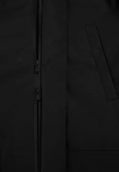 PARKA TÉCNICA CON CAPUCHA