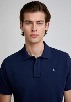 POLO BÁSICO CALAVERA CONTRASTE