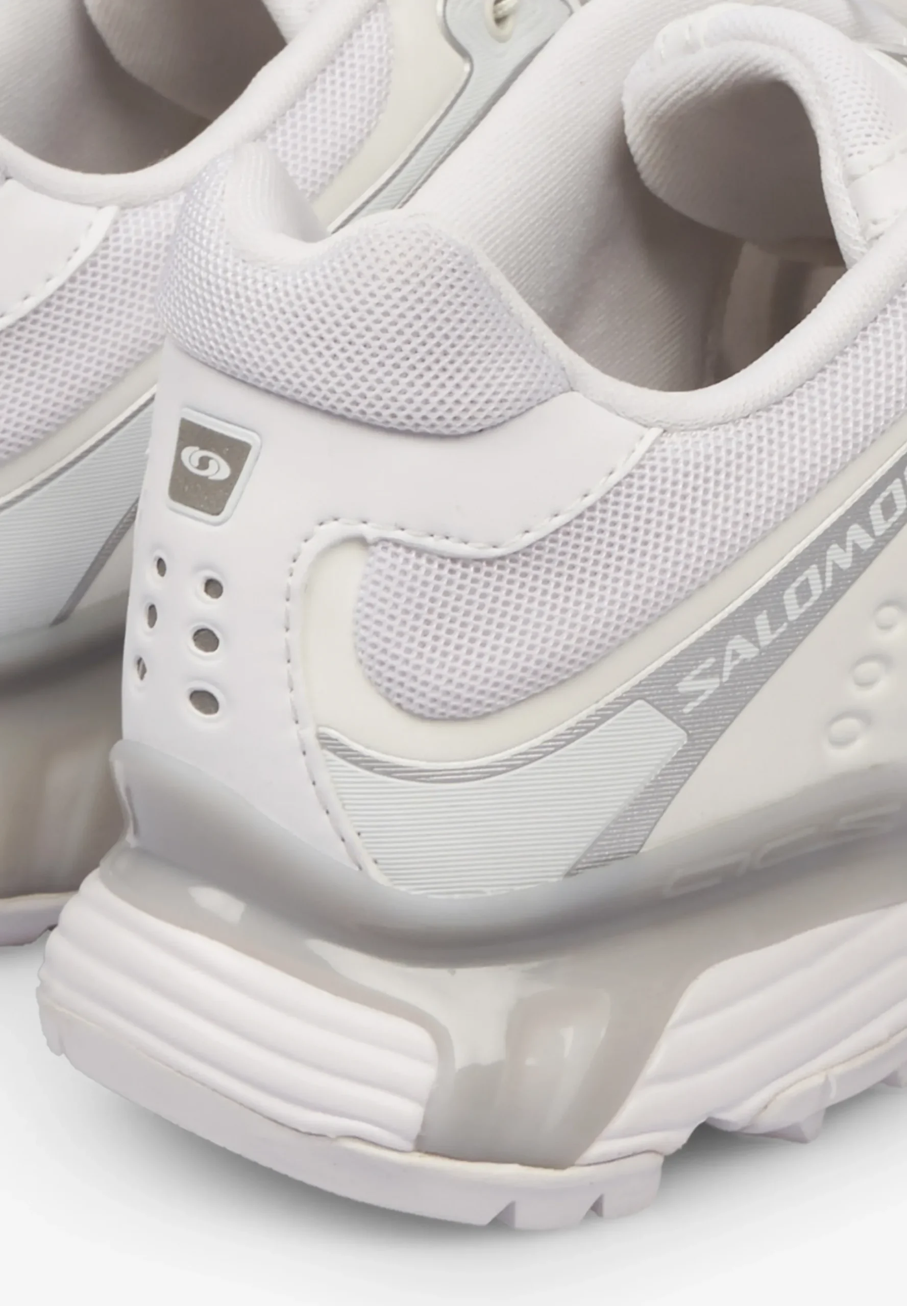 SALOMON | SNEKAERS XT-WHISPER MUJER