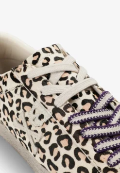SNEAKERS ANIMAL PRINT DETALLE CORDONES